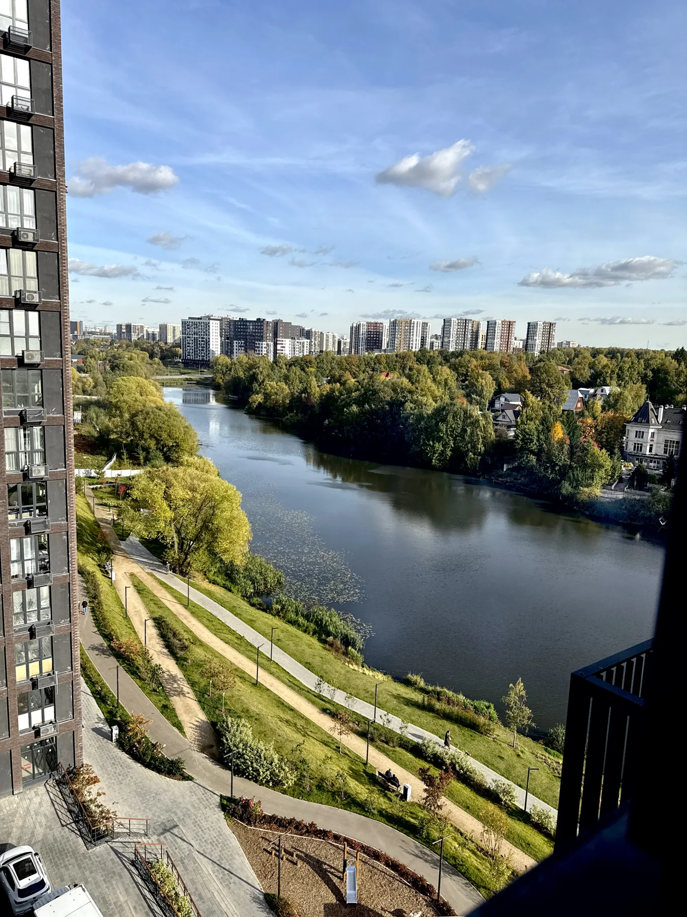 Вид на Николо-Хованский пруд с балкона